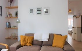 Vibescoruna: Espacioso Apartamento A Pie De Playa