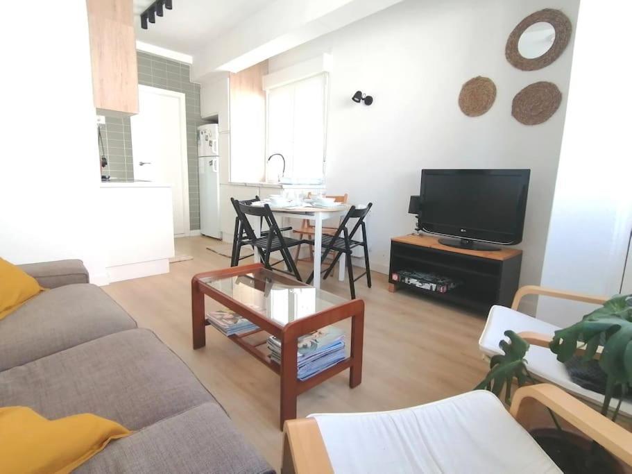 Apartamento Vibescoruna: Espacioso Apartamento A Pie De Playa A Coruña Exterior foto