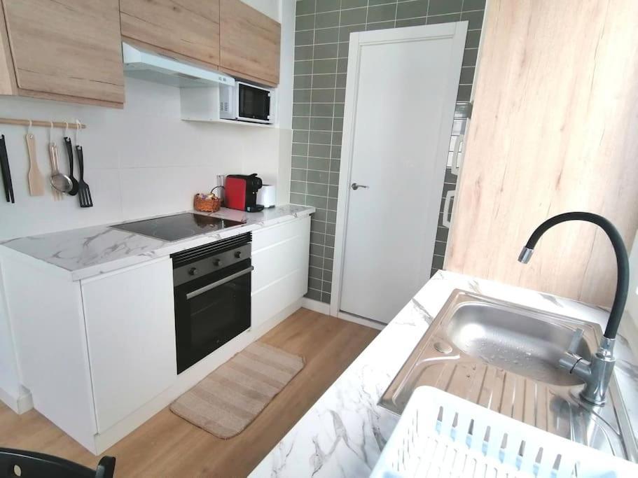 Apartamento Vibescoruna: Espacioso Apartamento A Pie De Playa A Coruña Exterior foto