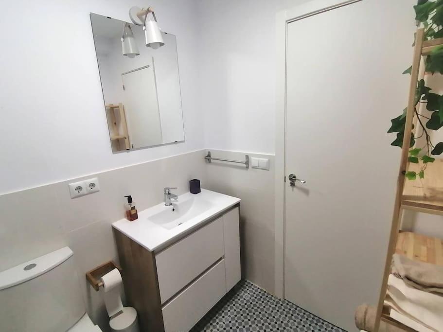 Apartamento Vibescoruna: Espacioso Apartamento A Pie De Playa A Coruña Exterior foto